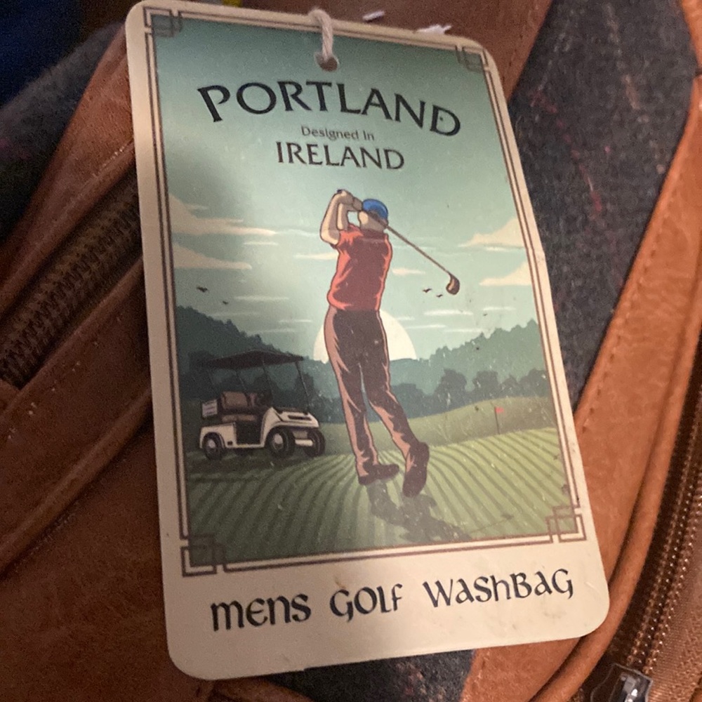 Brand new golfing wash bag